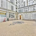 Urban Flat 35 - 2 Bedroom Apartment Grands Boulevards