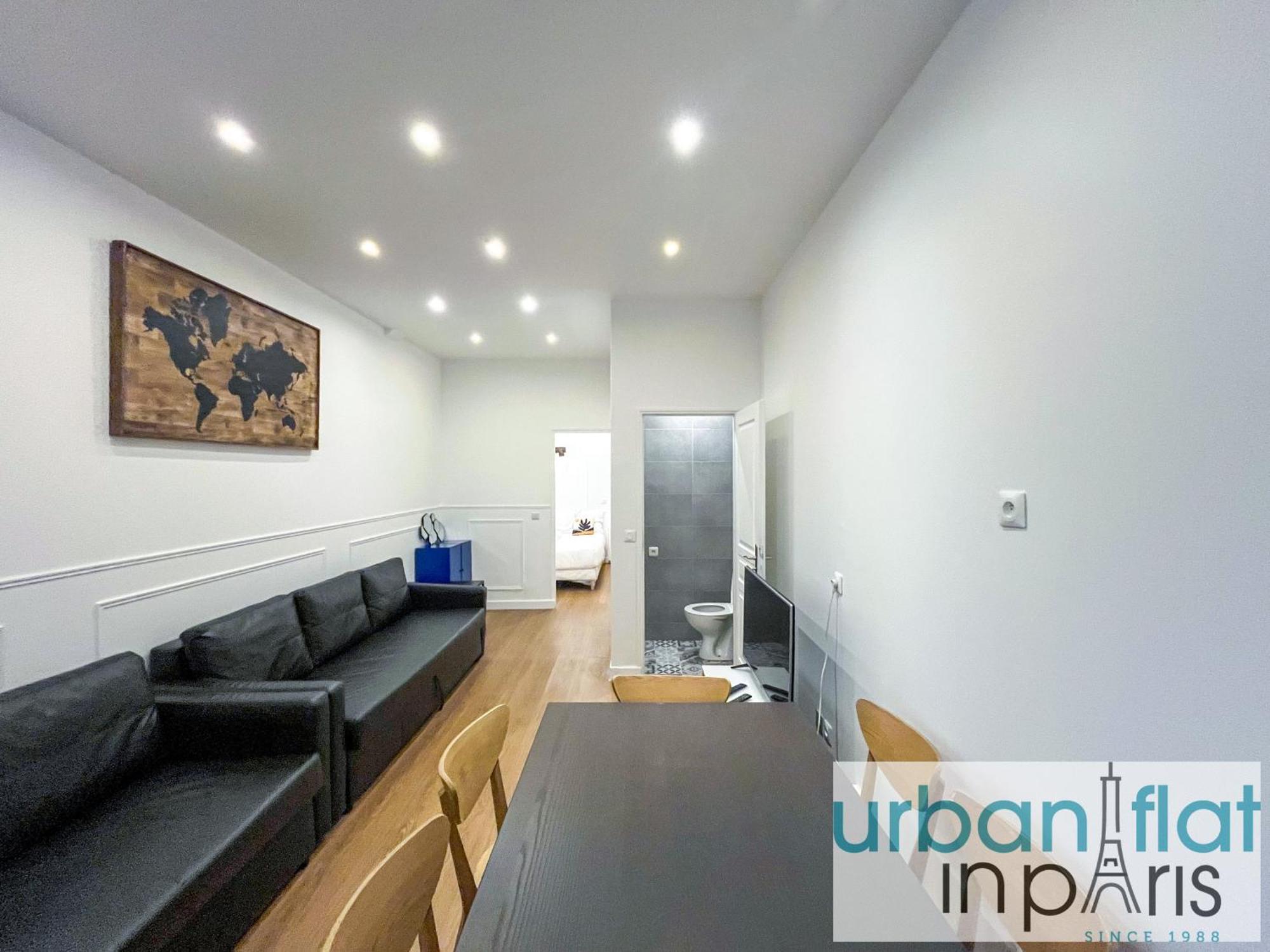 Urban Flat 35 - 2 Bedroom Grands Boulevards * Paris